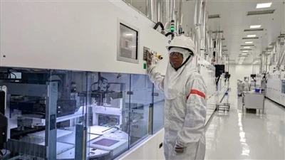 India's 4,3 GW zonnepaneelproductie -fabriek in gebruik genomen