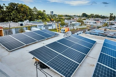 India's zonneproductie bloeit naar 120 GW, maar de afhankelijkheid van import...