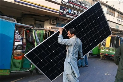 Pakistan boetes Shell Firms ₨ 111 miljard voor importfraude van zonnepaneel