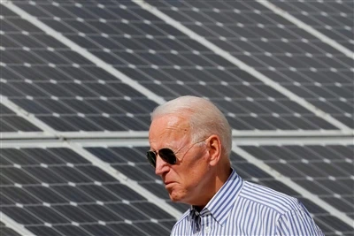 Amerikaanse rechtbank oordeelt dat de schorsing van het zonnetarief van Biden...
